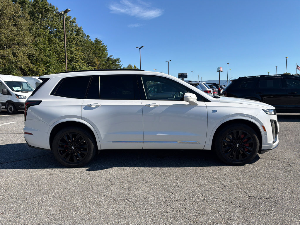 Used 2022 Cadillac XT6 Sport w/ Technology Package AWD/4WD image 8