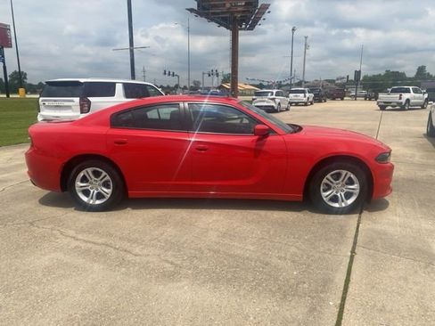 Used 2022 Dodge Charger SXT w/ Leather Interior Group image 7