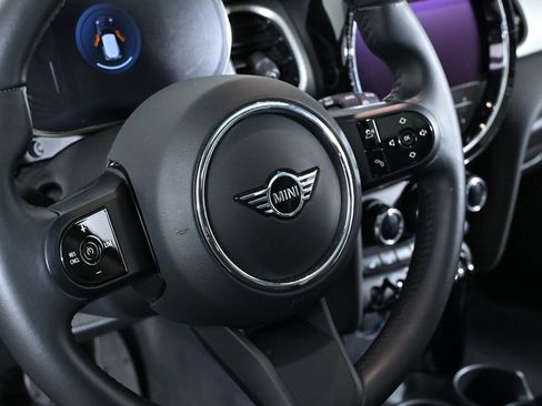 Certified 2024 MINI Cooper 2-Door Hardtop image 12