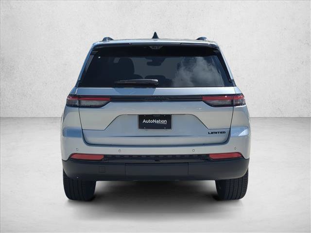 Used 2025 Jeep Grand Cherokee Limited w/ Luxury Tech Group II RWD image 8