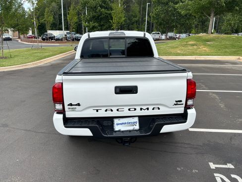 Used 2022 Toyota Tacoma SR AWD/4WD image 9