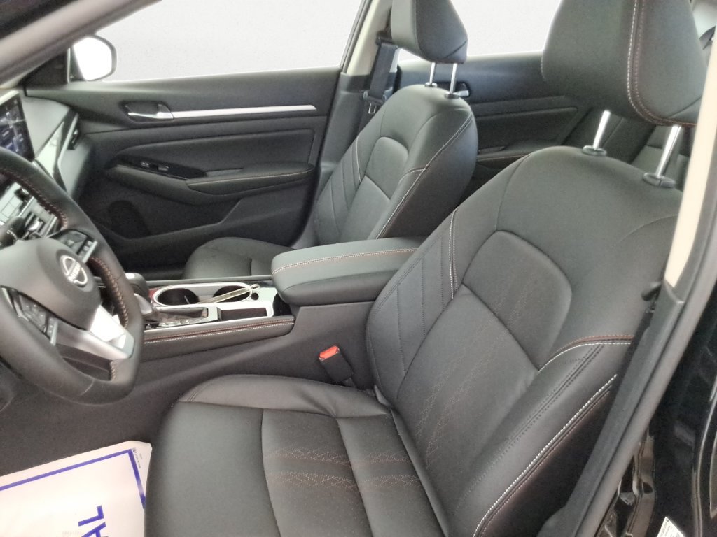 Used 2025 Nissan Altima 2.5 SR w/ SR Premium Package FWD image 12