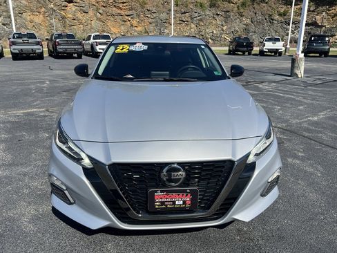 Used 2022 Nissan Altima 2.5 SR image 2