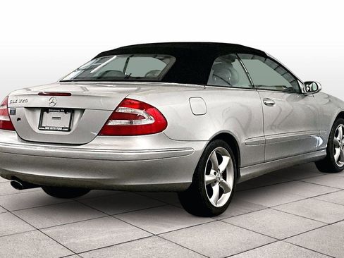 Used 2005 Mercedes-Benz CLK 320 Cabriolet image 12