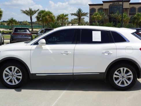 Used 2016 Lincoln MKX Premiere w/ Cargo Accessories Package FWD image 5