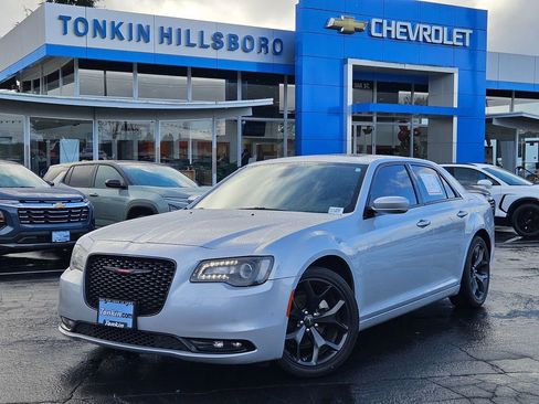 Used 2023 Chrysler 300 S image 2