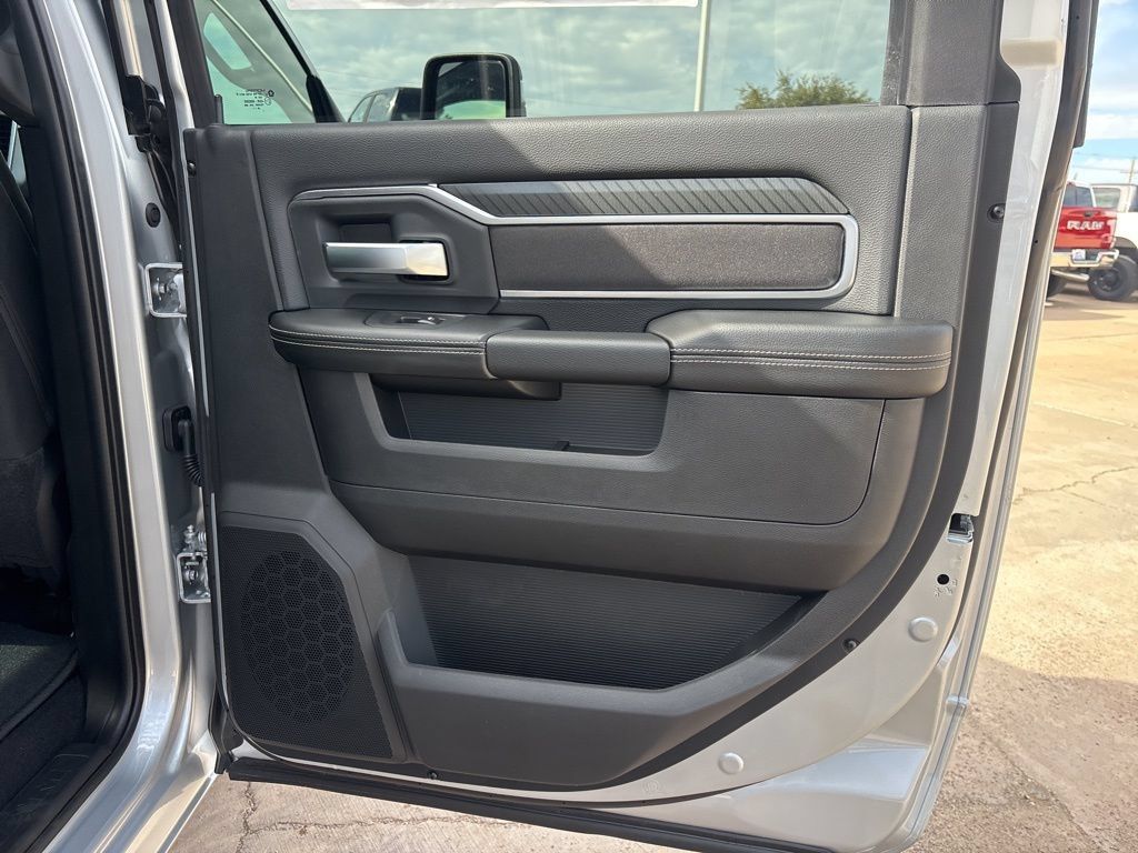 New 2026 RAM 3500 Big Horn AWD/4WD image 21