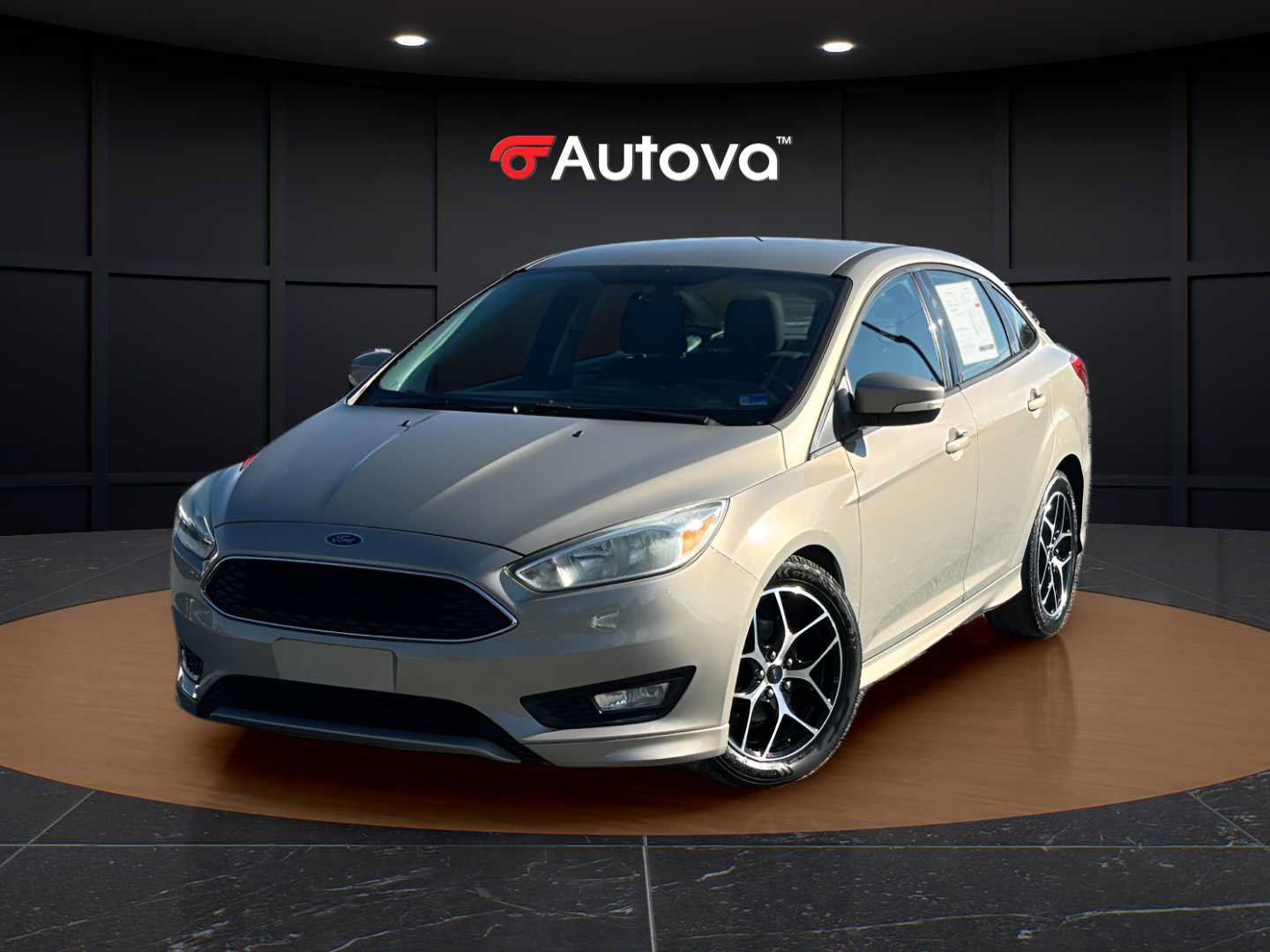 Used 2015 Ford Focus SE w/ SE Sport Package FWD image 1