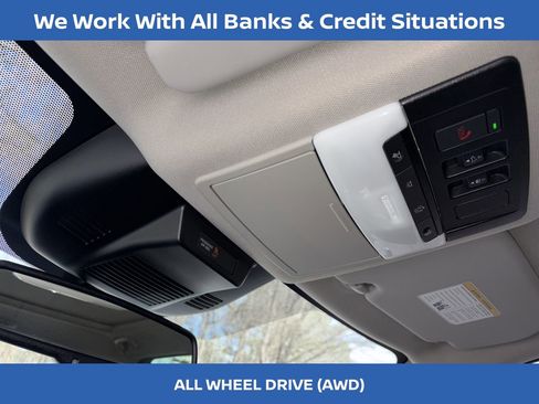 Used 2025 Nissan Rogue Platinum image 24