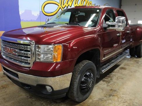 Used 2014 GMC Sierra 3500 SLE w/ SLE Preferred Package AWD/4WD image 8