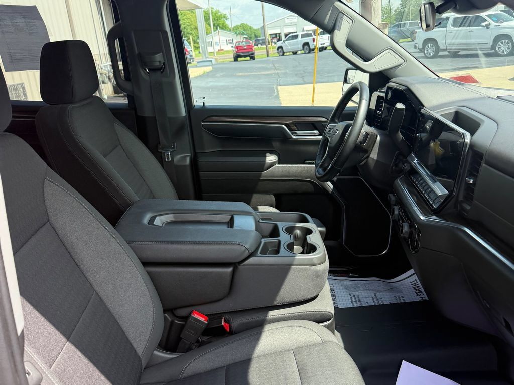 Used 2023 Chevrolet Silverado 1500 RST AWD/4WD image 31