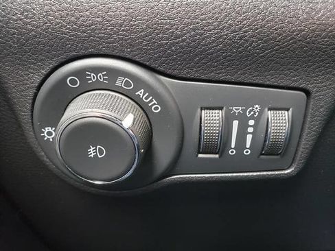 Used 2022 Jeep Compass Limited AWD/4WD image 26