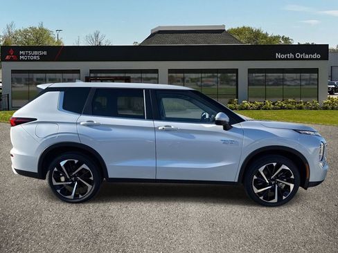 New 2025 Mitsubishi Outlander SE AWD/4WD image 3