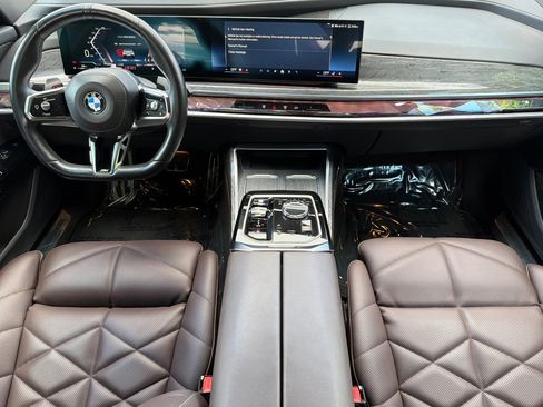 Used 2024 BMW 740i w/ Premium Package 2 RWD image 17