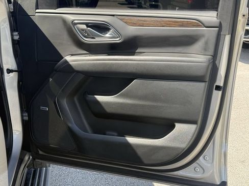 Used 2024 Chevrolet Tahoe Premier AWD/4WD image 34