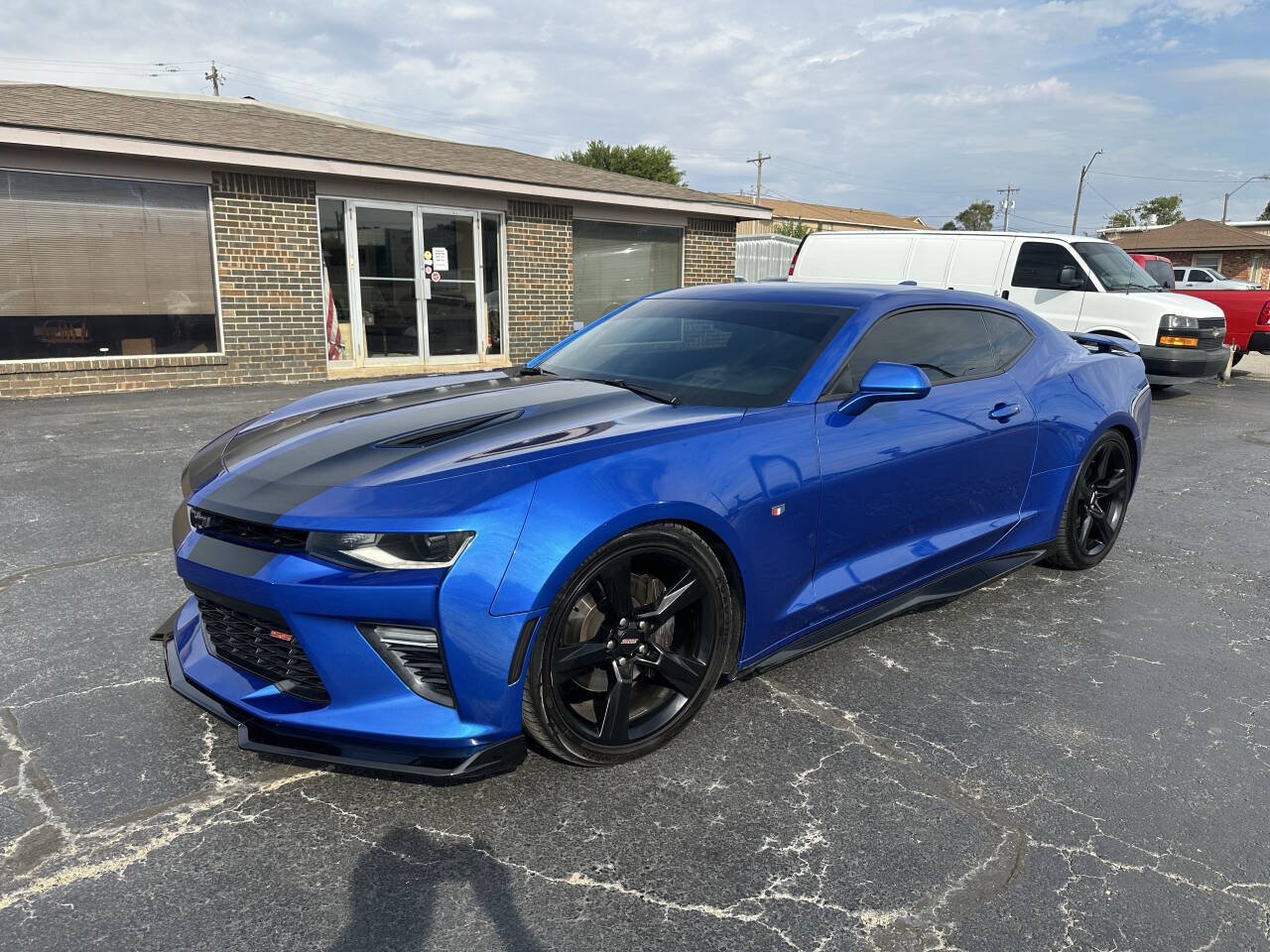 Used 2017 Chevrolet Camaro SS RWD image 2
