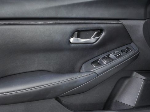 Used 2023 Nissan Sentra SV FWD image 6