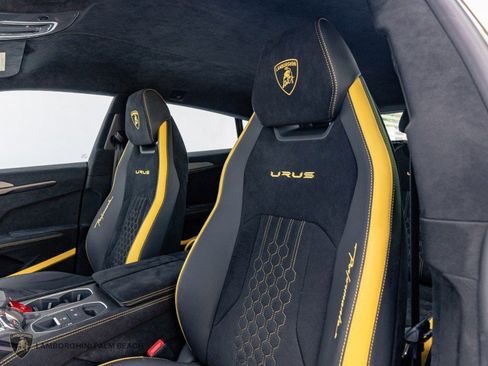 Used 2023 Lamborghini Urus Performante AWD/4WD image 29
