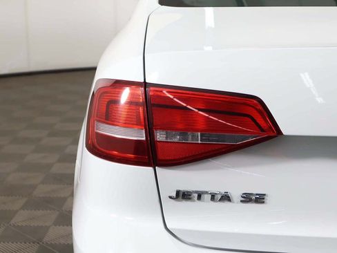 Used 2015 Volkswagen Jetta SE FWD image 12
