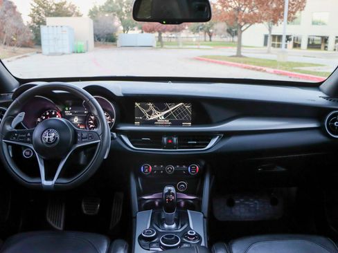 Used 2018 Alfa Romeo Stelvio Ti Sport image 26