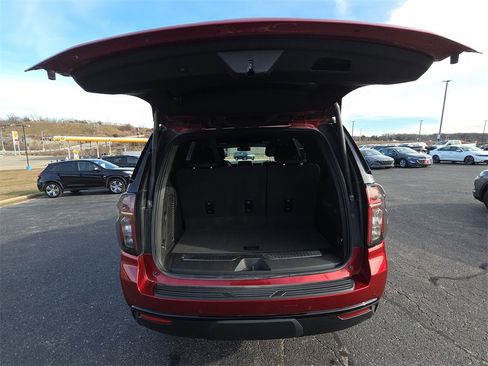 Used 2024 Chevrolet Tahoe Z71 w/ Luxury Package image 32