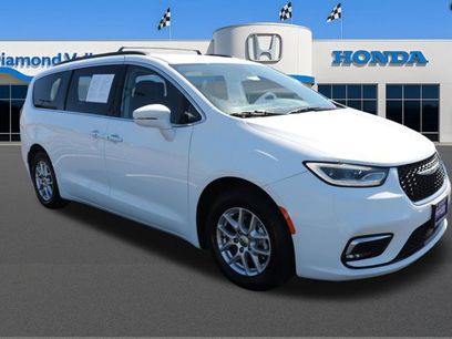 Used 2022 Chrysler Pacifica Touring-L