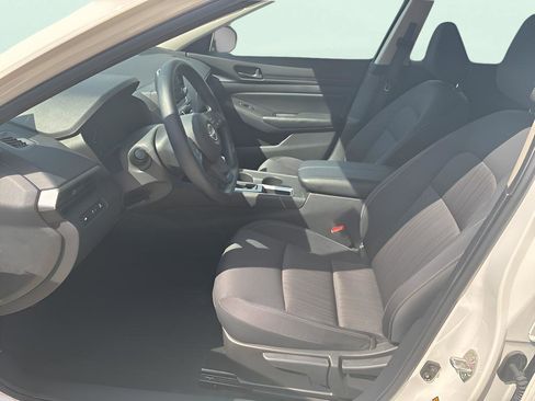 Used 2025 Nissan Altima 2.5 S image 17