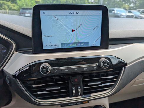 Used 2021 Ford Escape SEL w/ Class II Trailer Tow Package image 29