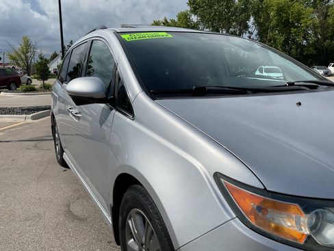 Used 2014 Honda Odyssey Touring Elite image 11