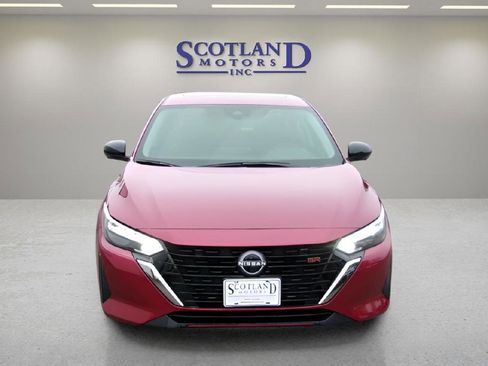 Used 2025 Nissan Sentra SR w/ SR Premium Package FWD image 3