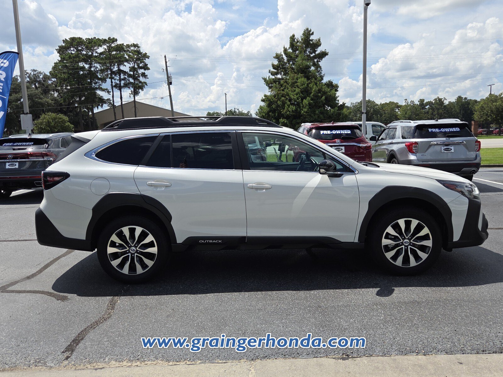 Used 2023 Subaru Outback Limited AWD/4WD image 6