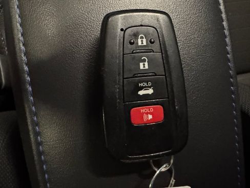 Used 2022 Toyota Corolla SE w/ SE Premium Package FWD image 17