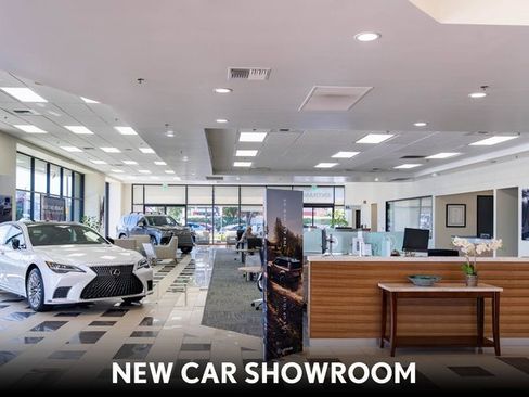 Used 2024 Lexus IS 300 w/ Premium Package image 34