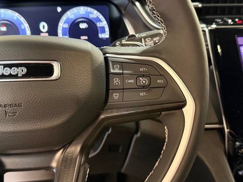Certified 2025 Jeep Grand Cherokee Laredo X w/ Luxury Tech Group I AWD/4WD image 34