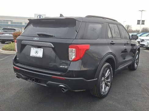 Used 2023 Ford Explorer XLT w/ Equipment Group 202A image 6