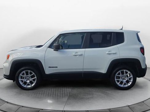 Used 2023 Jeep Renegade Latitude AWD/4WD image 2