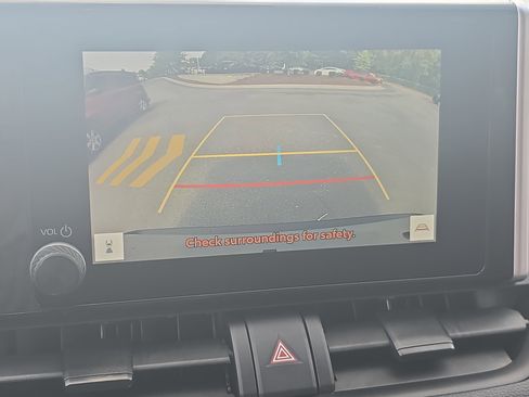 Used 2024 Toyota RAV4 XLE FWD image 20