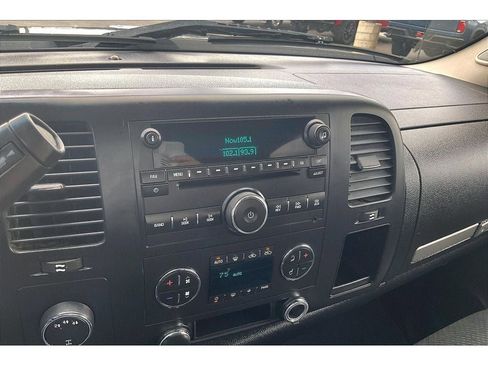 Used 2007 GMC Sierra 2500 SLE w/ Z71 Off-Road Package image 23