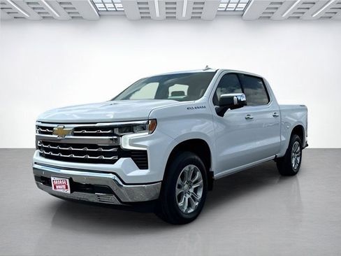 Used 2025 Chevrolet Silverado 1500 LTZ w/ Technology Package image 8