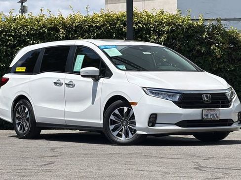 Certified 2024 Honda Odyssey EX-L image 2