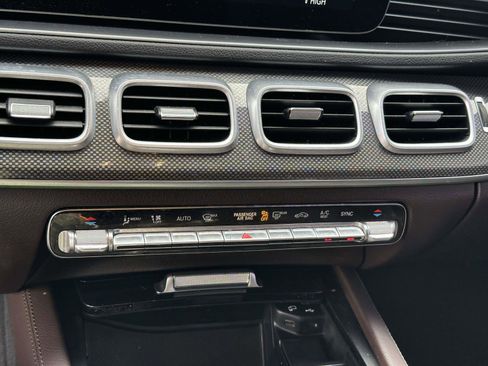 Used 2022 Mercedes-Benz GLE 350 4MATIC w/ AMG Line Exterior image 26