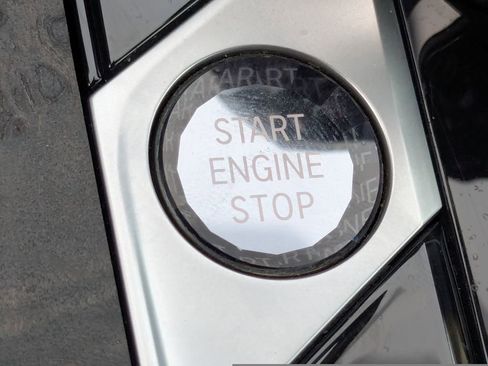 Used 2022 BMW X5 xDrive40i w/ M Sport Package image 16