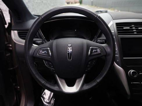 Used 2019 Lincoln MKC Premiere FWD image 24