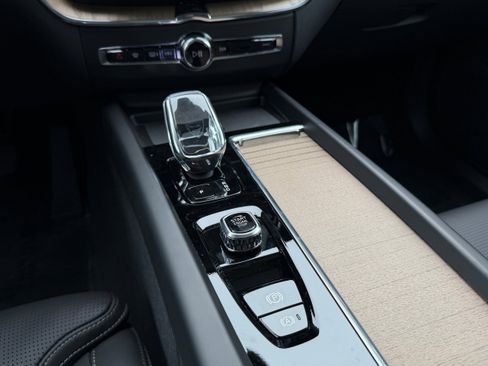 New 2026 Volvo XC60 B5 Ultra w/ Protection Package Premier image 13