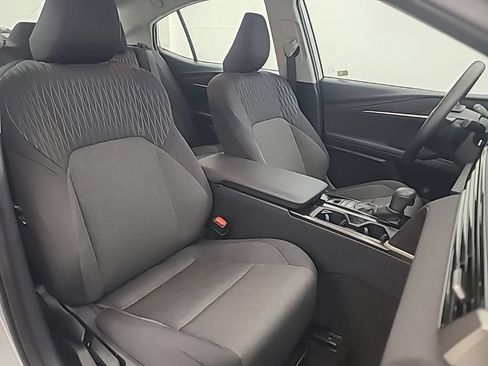 Used 2025 Toyota Camry LE FWD image 16