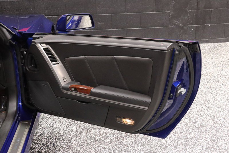 Used 2006 Cadillac XLR RWD image 39