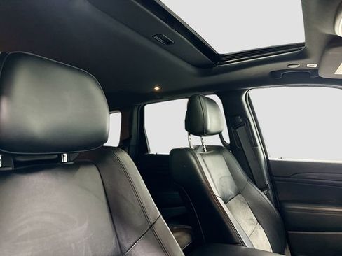 Used 2020 Jeep Grand Cherokee Laredo w/ Quick Order Package 2BN North AWD/4WD image 31