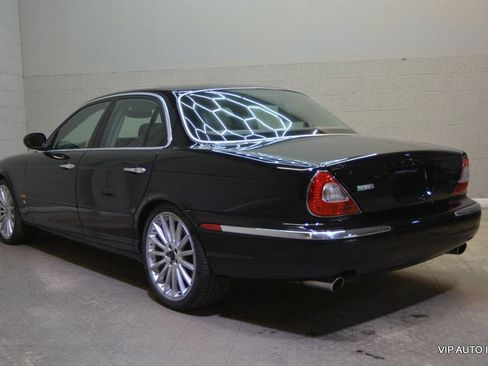 Used 2004 Jaguar XJ8 RWD image 3