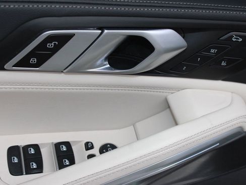 Used 2023 BMW X6 xDrive40i w/ M Sport Package image 13