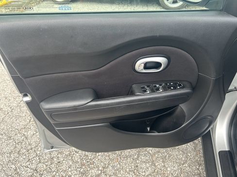 Used 2018 Kia Soul w/ Convenience Package image 5